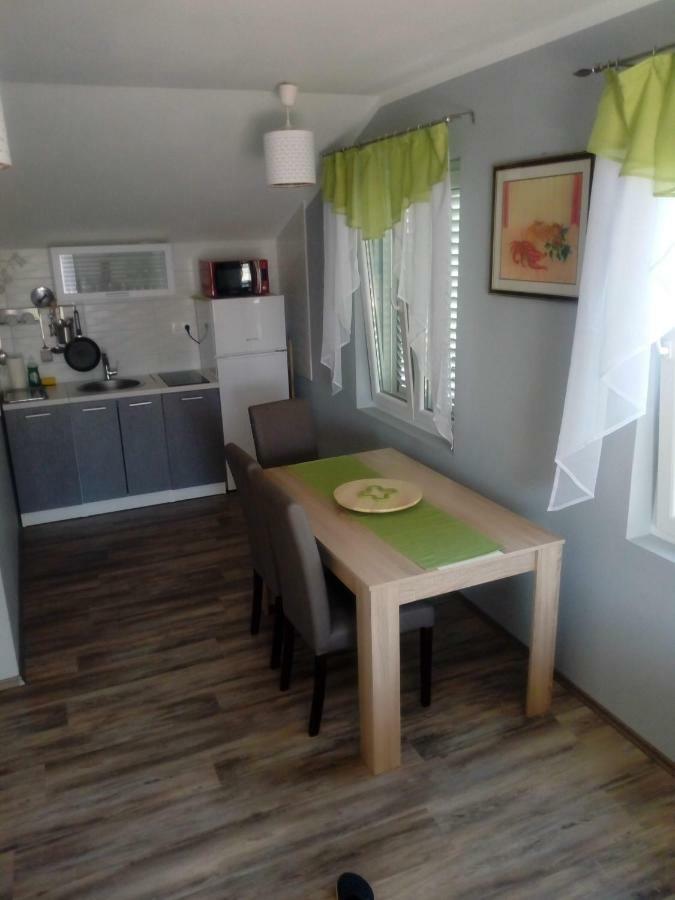 Apartmán Mendula Pakoštane Exteriér fotografie